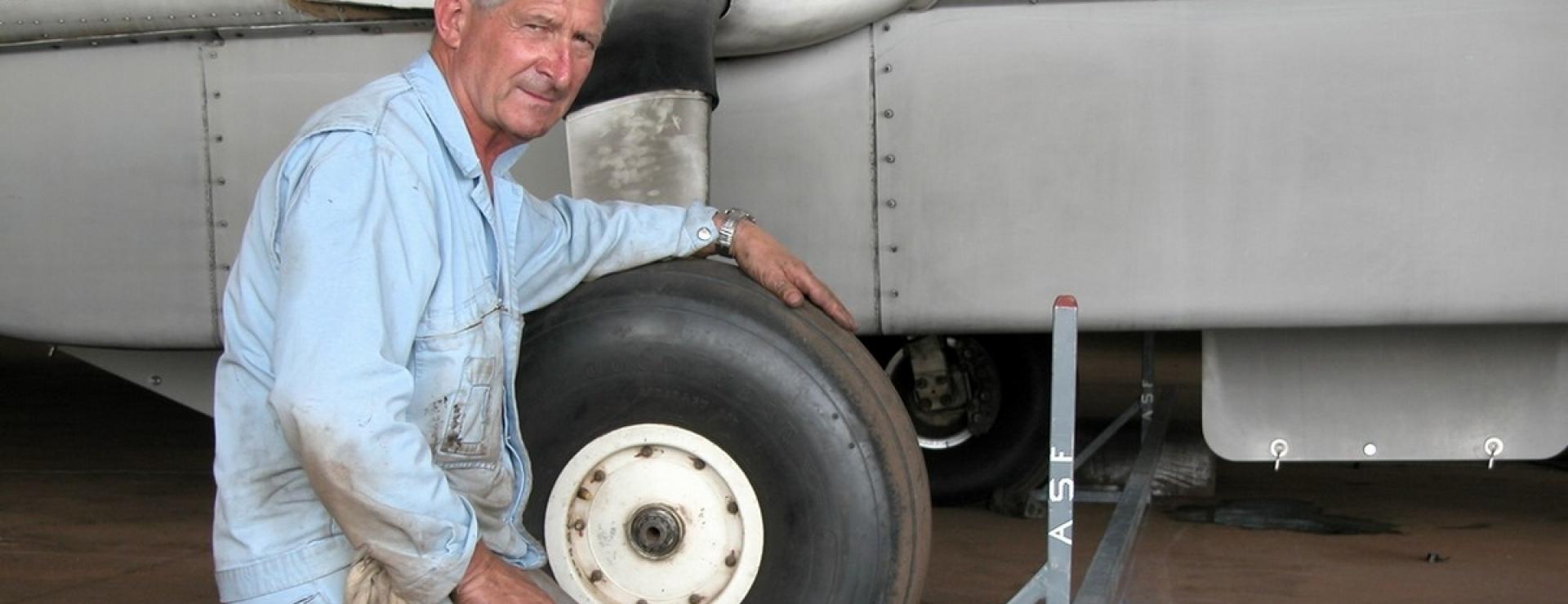 André, mécanicien bénévole à Aviation Sans Frontières