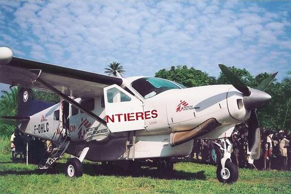 Le Cessna 208 F-OHLG d'aviation Sans Frontières en Angola