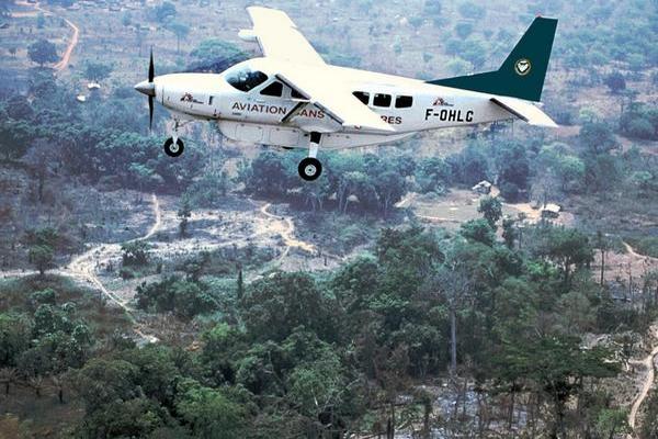 Le CESSNA 208  d'Aviation Sans Frontières en Angola