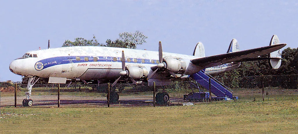 Le super-constellation F-BRAD