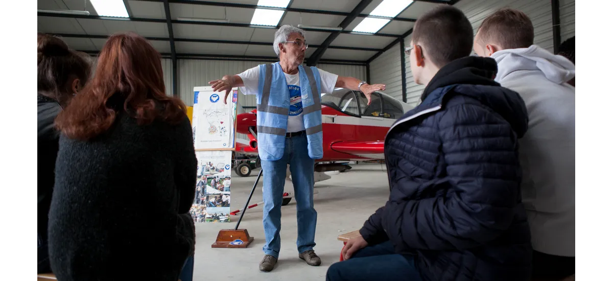 Gérard ITEY la Ferté Alais avec les jeunes