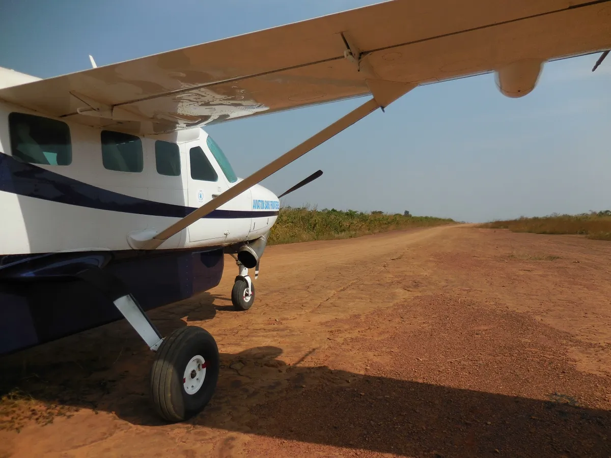 avion piste brousse