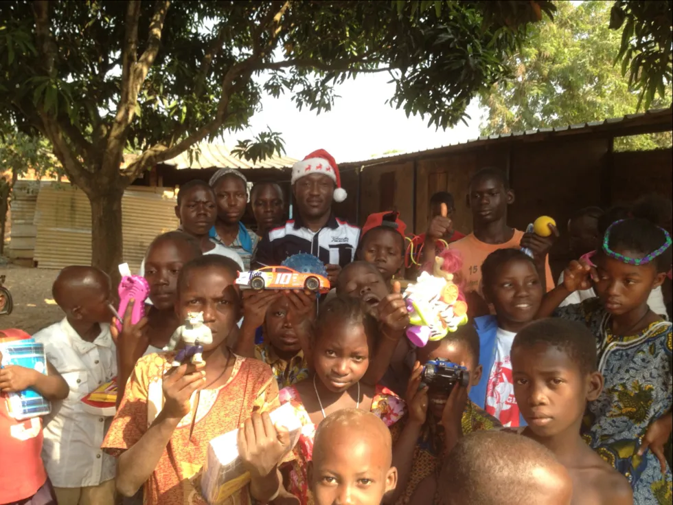 cadeaux et lait pour les enfants défavorisés Messagerie Médicale