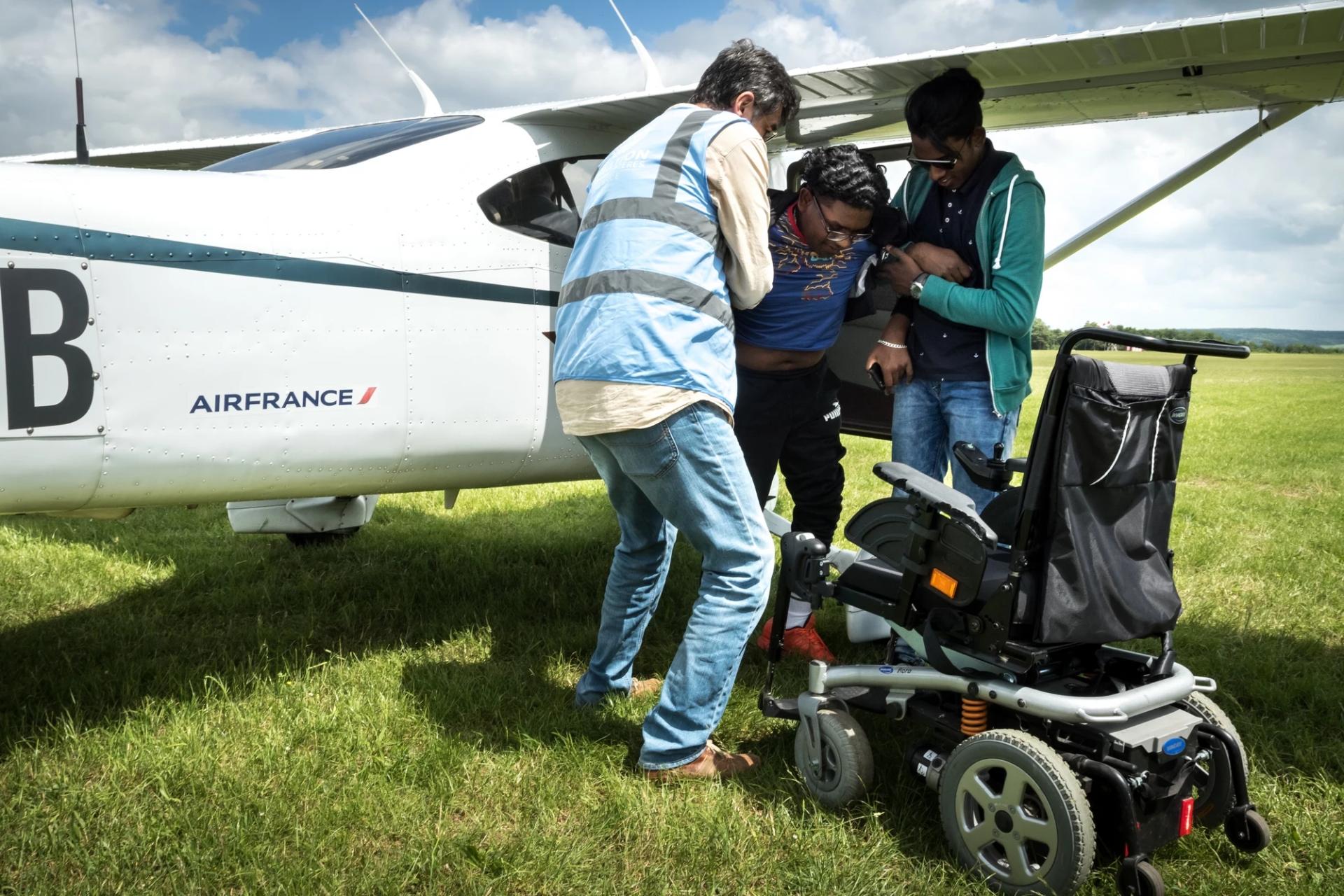 Embarquement avec les Ailes du sourire
