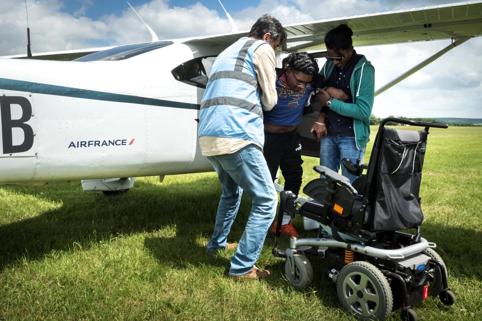 Embarquement avec les Ailes du sourire 