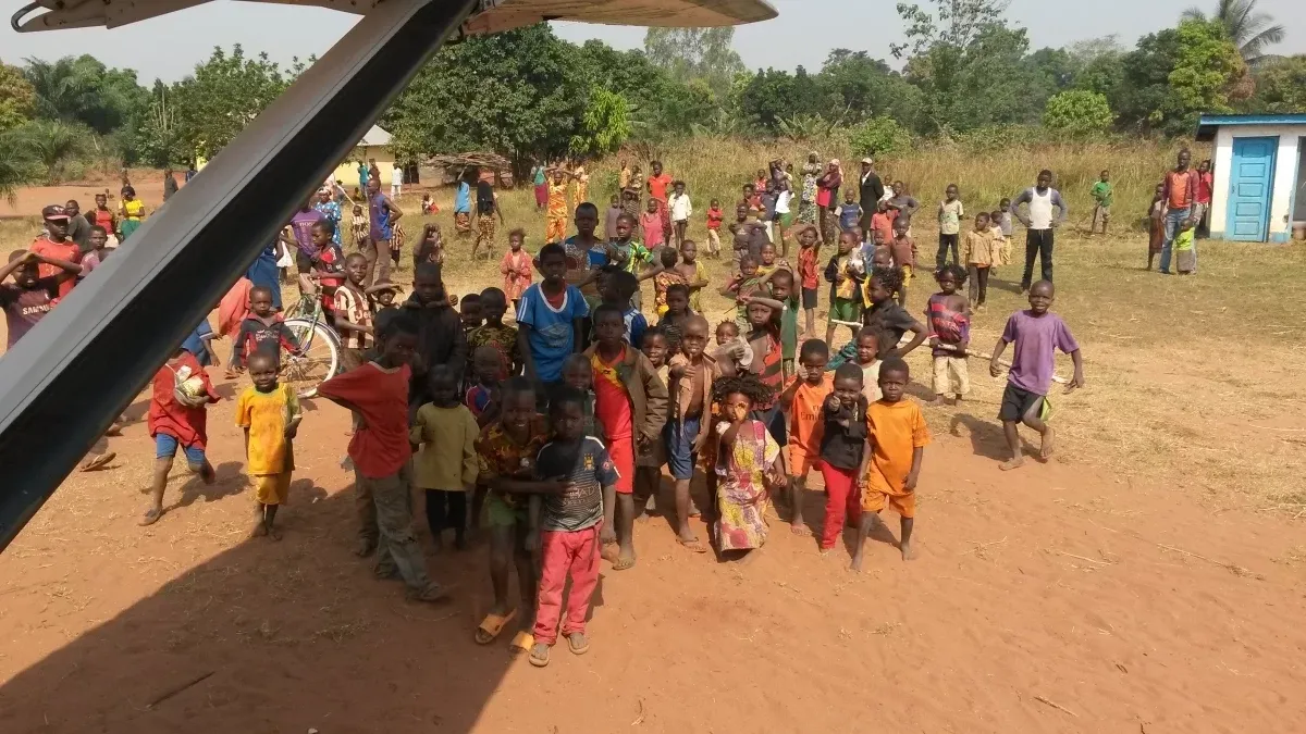 missions avion Centre-Afrique populations isolées